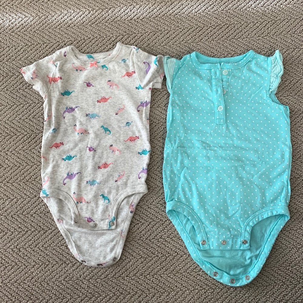 2 pack Carter’s Onesies